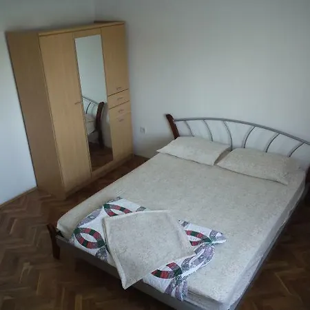 Stanovi 3 Apartment